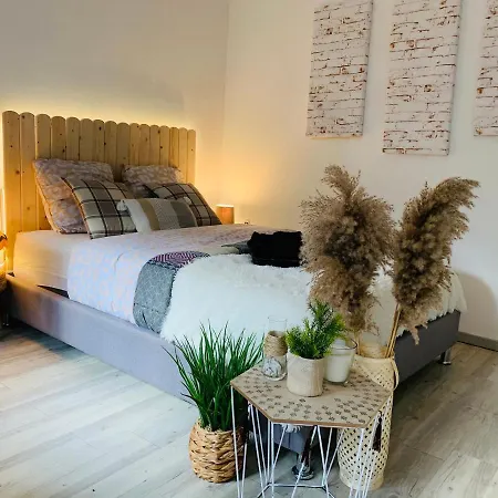 Apartment Maisonette Avec Jardin *